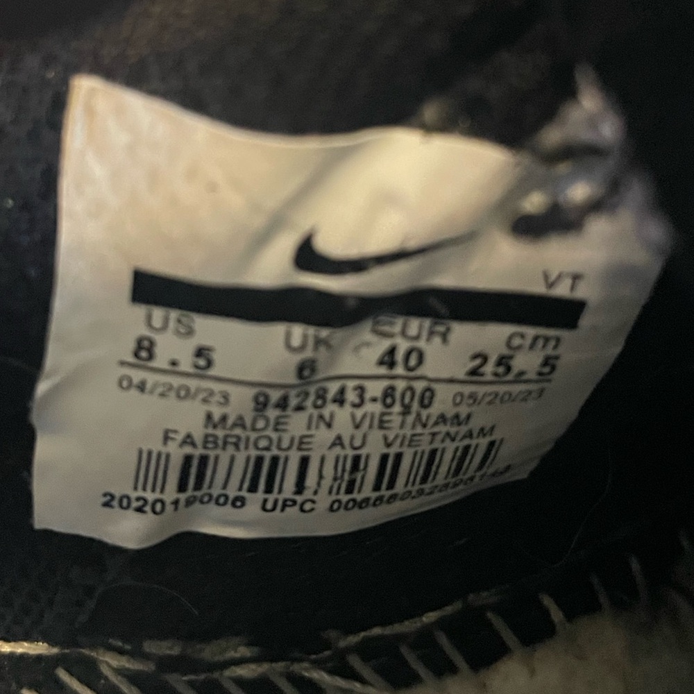 Men’s Nike Dunk Black and White Sneakers Size 8.5 - Picture 6 of 6